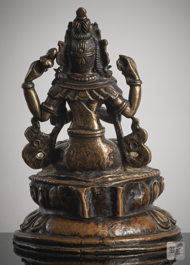 A gilt-bronze figure of Shadaksharilokeshvara - 图2